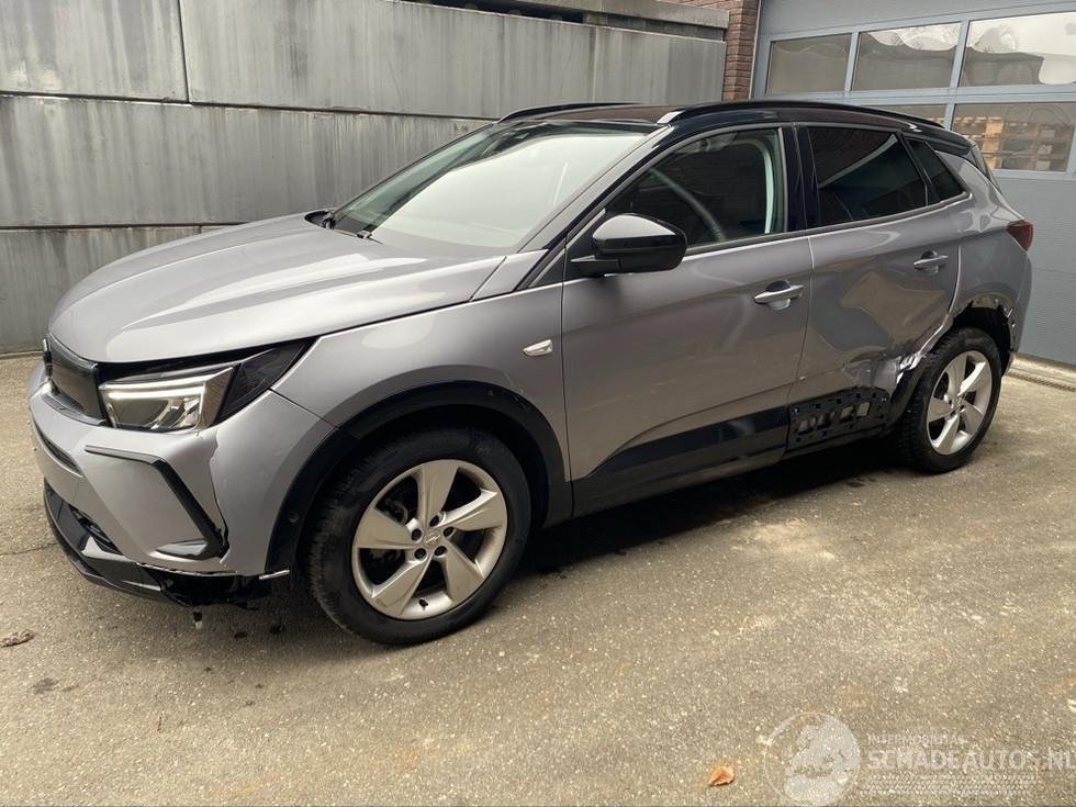 Opel Grandland X 1.2 Turbo (96kW) GS Line - Zijschade links- en rechtsachter - Schade linksvoor - Motor ok!