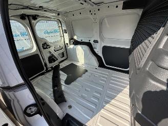 Volkswagen Caddy cargo picture 7