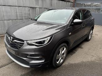 damaged passenger cars Opel Grandland X Elegance Plug-in-Hybrid 4 300PK 2022/1
