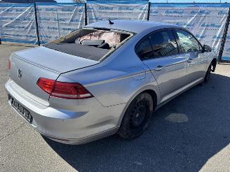 Volkswagen Passat 2.0 TDI SCR Trendline 3C picture 3