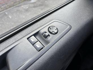 Opel Vivaro Basis M (L2) 2.0 (106kW) Dubbelcabine 5P EU6 picture 25