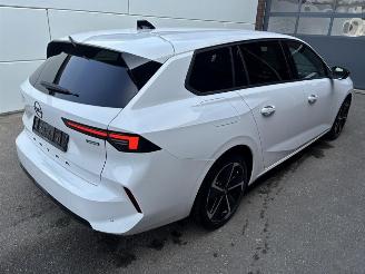 Opel Astra Sports Tourer Level 4 Plug-in-Hybrid picture 3