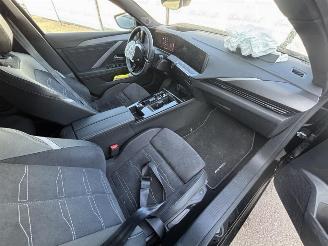 Opel Astra Sports Tourer GS Head up picture 20