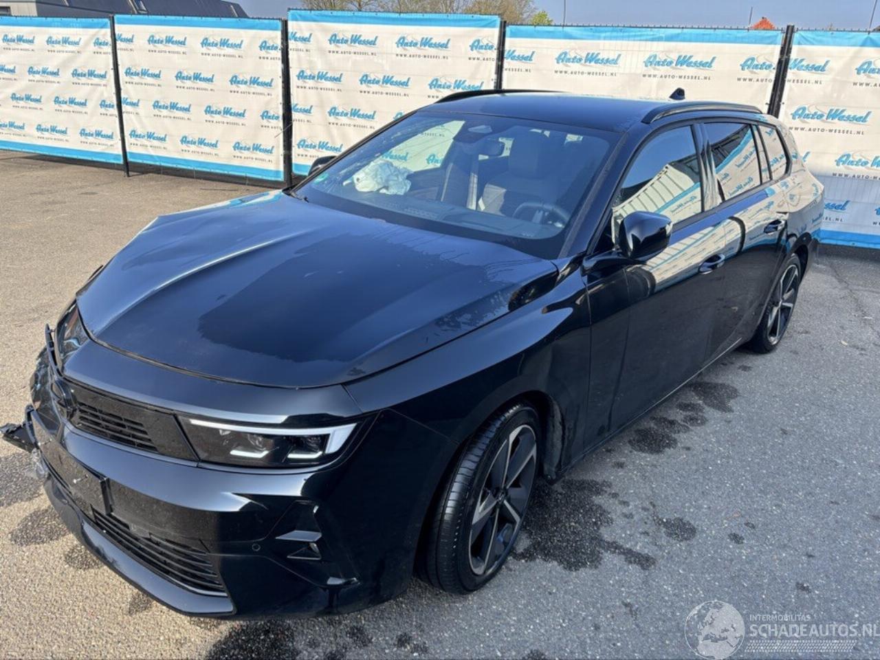 Opel Astra Sports Tourer GS Head up