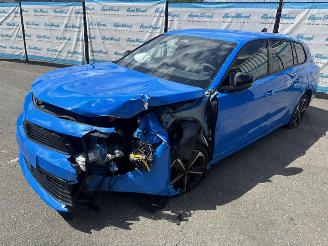 Opel Astra Sports Tourer GS 1.2 (96kW) picture 2