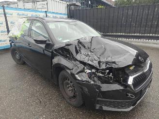 begagnad bil auto Skoda Octavia Combi 1.5 TSI mHEV 85 kW Essence 2026/4