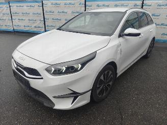 skadebil auto Kia Ceed Attract 1.5t AUT NAV 2025/10