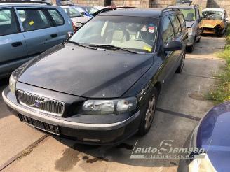 Coche siniestrado Volvo V-70 V70 (SW), Combi, 1999 / 2008 2.4 D5 20V 2002/9