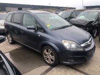 Schadeauto Opel Zafira  2007/1