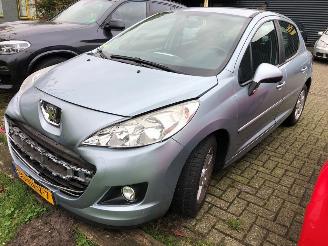 Coche accidentado Peugeot 207  2010/9