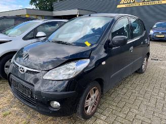 damaged passenger cars Hyundai I-10  2010/9