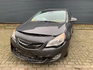 Schadeauto Opel Astra SPORTS TOURER 2011/3
