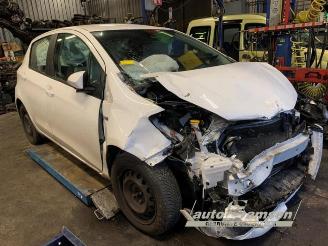 Vrakbiler auto Toyota Yaris Yaris III (P13), Hatchback, 2010 / 2020 1.5 16V Hybrid 2019/2
