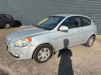 Hyundai Accent  picture 2