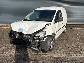 damaged passenger cars Volkswagen Caddy  2015/8