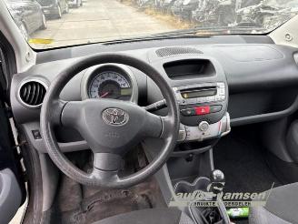 Toyota Aygo Aygo (B10), Hatchback, 2005 / 2014 1.0 12V VVT-i picture 10