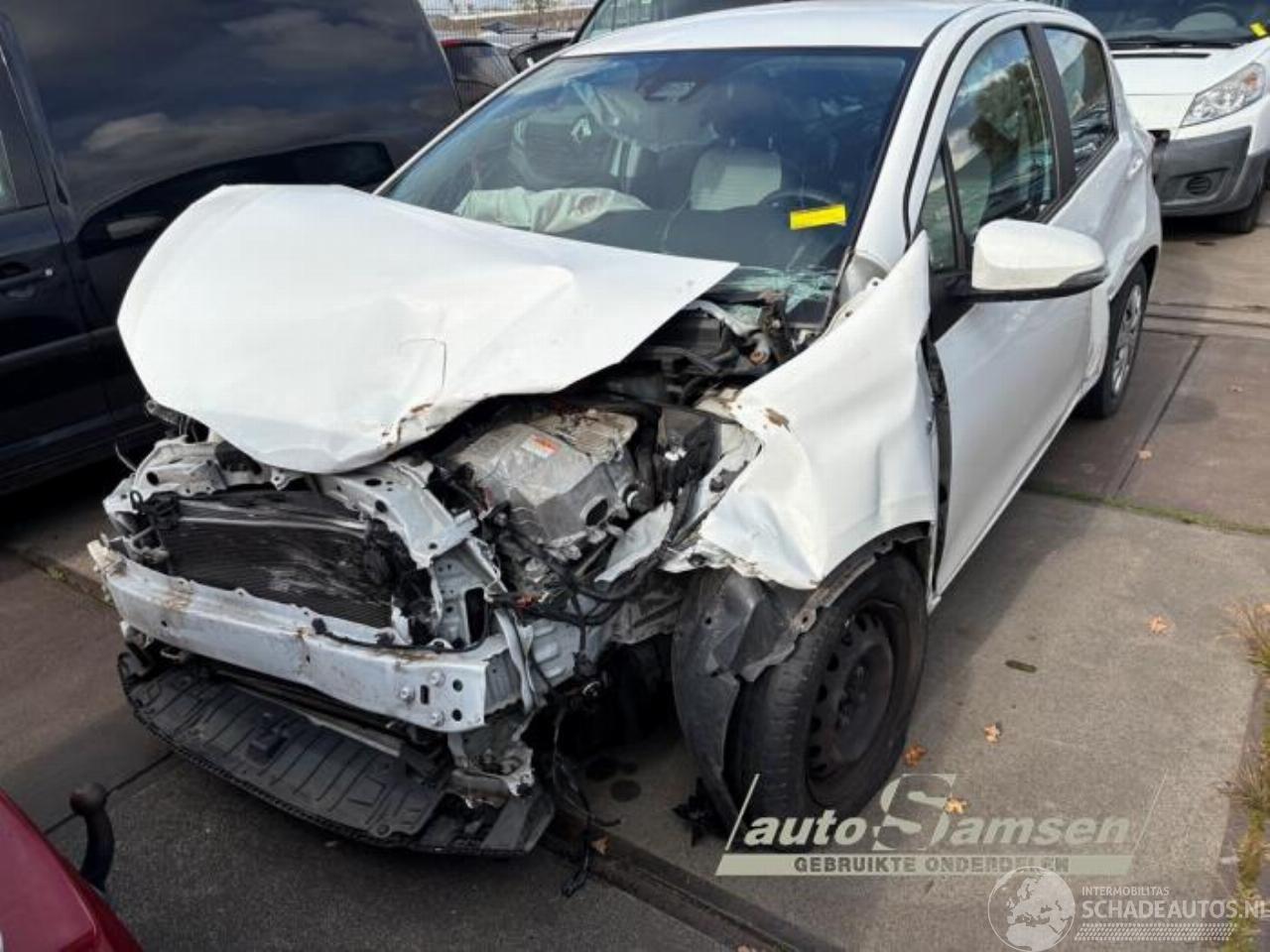 Toyota Yaris Yaris III (P13), Hatchback, 2010 / 2020 1.5 16V Hybrid