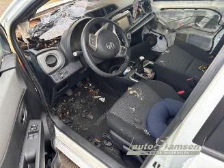 Uttjänta bilar auto Toyota Yaris Yaris III (P13), Hatchback, 2010 / 2020 1.0 12V VVT-i 2014/3