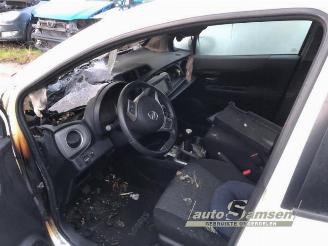 Toyota Yaris Yaris III (P13), Hatchback, 2010 / 2020 1.0 12V VVT-i picture 17