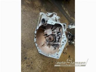 Peugeot 108 108, Hatchback, 2014 1.0 12V VVT-i picture 19