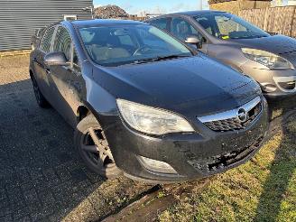skadebil auto Opel Astra  2010/11