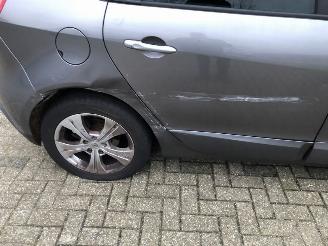 Renault Scenic  picture 3