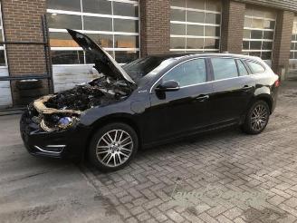 Uttjänta bilar auto Volvo V-60 V60 I (FW/GW), Combi, 2010 / 2018 2.4 D6 20V Plug-in Hybrid AWD 2013/10