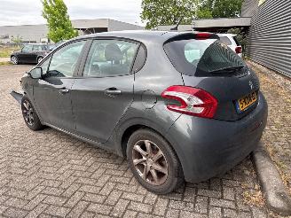 Peugeot 208 208 I (CA/CC/CK/CL) - 1.6 e-HDi FAP Hatchback  Diesel 1.560cc 68kW (92pk) picture 3