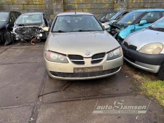 Vrakbiler auto Nissan Almera Almera (N16), Hatchback, 2000 / 2006 1.5 16V 2003/9