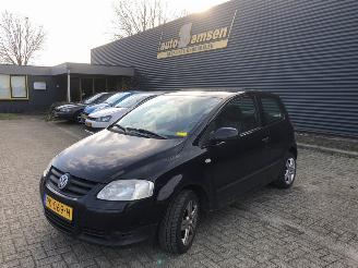 krockskadad bil auto Volkswagen Fox  2005/6