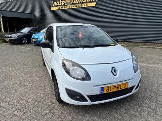 skadebil auto Renault Twingo  2011/1