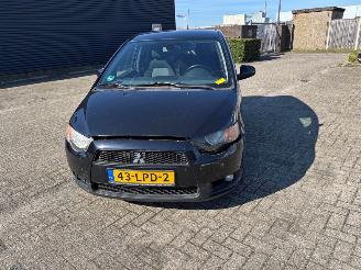 Damaged car Mitsubishi   2010/6