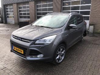 Coche accidentado Ford Kuga  2014/6