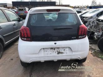 Peugeot 108 108, Hatchback, 2014 1.0 12V VVT-i picture 3