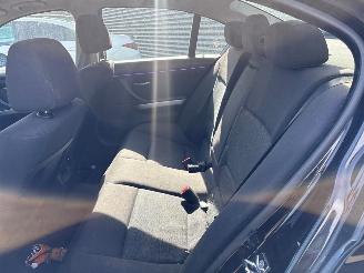 BMW 3-serie 3 serie (E90) Sedan 2005 / 2011 - 318i 16V Sedan 4Dr Benzine 1.995cc 95kW (129pk) RWD 2005-09/2007-08 (PF71; PF72; VA51; VA52; VG51; VG52) N46B20B picture 10