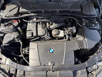 BMW 3-serie 3 serie (E90) Sedan 2005 / 2011 - 318i 16V Sedan 4Dr Benzine 1.995cc 95kW (129pk) RWD 2005-09/2007-08 (PF71; PF72; VA51; VA52; VG51; VG52) N46B20B picture 11