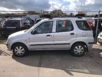 Suzuki Ignis Airco - New Ignis (MH) Hatchback 5-drs 2003 / 2007 - 1.3 16V Hatchback 4Dr Benzine 1.328cc 69kW (94pk) FWD 2003-09/2007-12 (MHX51) M13AVVT picture 2