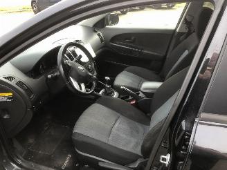 Kia Cee d Cee\'d Sporty Wagon (EDF) Combi 2007 / 2012 - 1.6 CVVT 16V Combi/o  Benzine 1.596cc 92kW (125pk) FWD 2009-06/2012-12 (EDF5PH; EDF5PI) G4FC picture 6