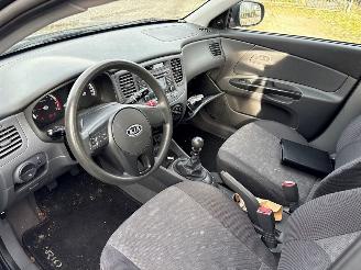 Kia Rio Rio II (DE) Hatchback 2005 / 2011 - 1.4 16V Hatchback  Benzine 1.399cc 71kW (97pk) FWD 2005-03/2011-12  G4EE picture 8