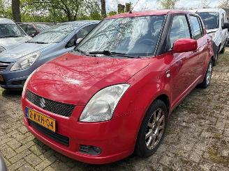 skadebil auto Suzuki Swift Swift (ZA/ZC/ZD1/2/3/9) Hatchback 2005 / 2010 - 1.5 VVT 16V Hatchback  Benzine 1.490cc 75kW (102pk) FWD 2005-02/2010-09 (EZC21; MZA21; MZC21; NZA21; NZC21) M15A 2007/6