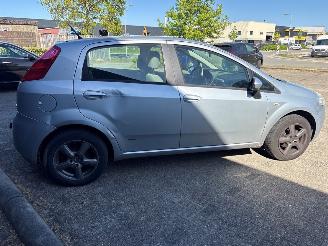 Fiat Grande Punto Grande Punto (199) Hatchback 2005 -1.2 Hatchback  Benzine 1.242cc 48kW (65pk) FWD 2005-10 (199AXA1; BXA1) 199A4000; EURO4 picture 4