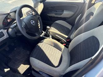 Fiat Grande Punto Grande Punto (199) Hatchback 2005 -1.2 Hatchback  Benzine 1.242cc 48kW (65pk) FWD 2005-10 (199AXA1; BXA1) 199A4000; EURO4 picture 8