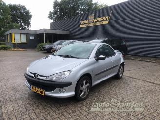 Unfallwagen Peugeot 206 206 CC (2D), Cabrio, 2000 / 2007 1.6 16V 2003/3