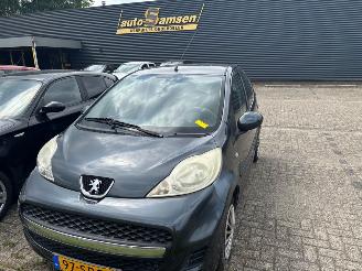 Voiture accidenté Peugeot 107  2011/8