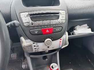 Peugeot 107  picture 6
