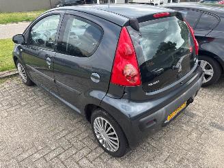 Peugeot 107  picture 8