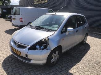 krockskadad bil auto Honda Jazz  2002/7