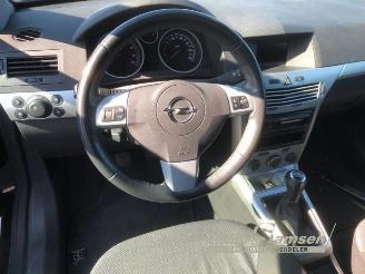 Opel Astra Astra H GTC (L08), Hatchback 3-drs, 2005 / 2011 1.4 16V Twinport picture 9
