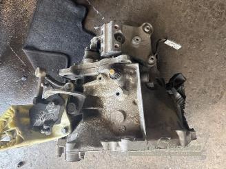 Peugeot 2008 2008 (CU), MPV, 2013 / 2019 1.2 12V e-THP PureTech 110 picture 16