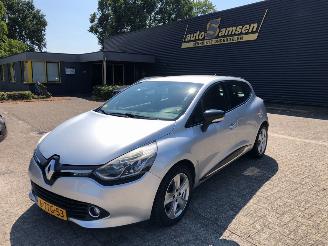skadebil auto Renault Clio  2014/5